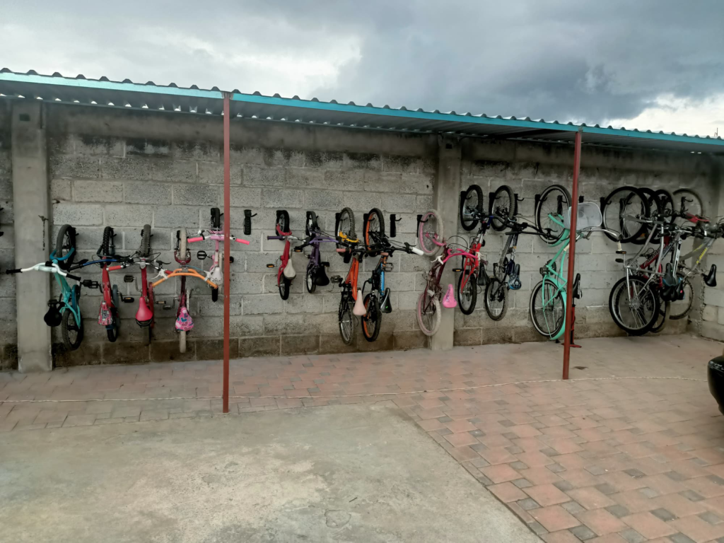 Bicycle-garage-at-La-Familia